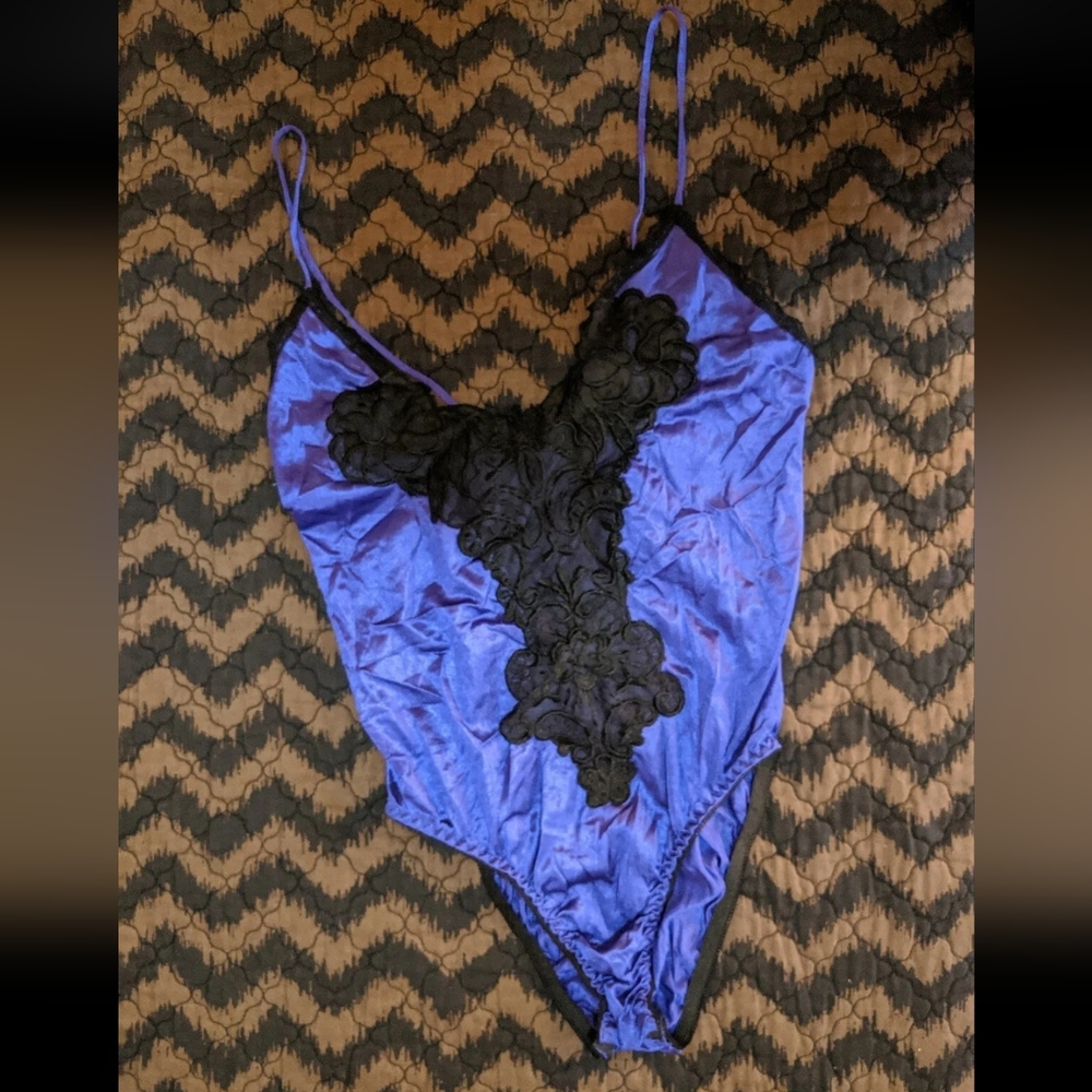 Fredrick's of hollywood Nighty purple satin black lace vtg